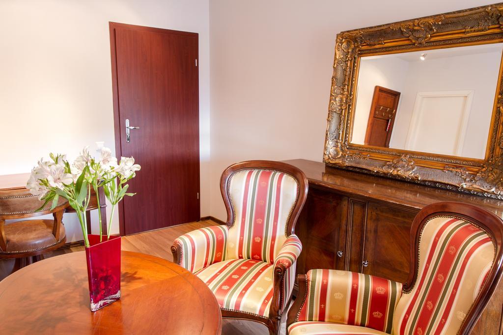 Luna Hotel Marijampole Bagian luar foto