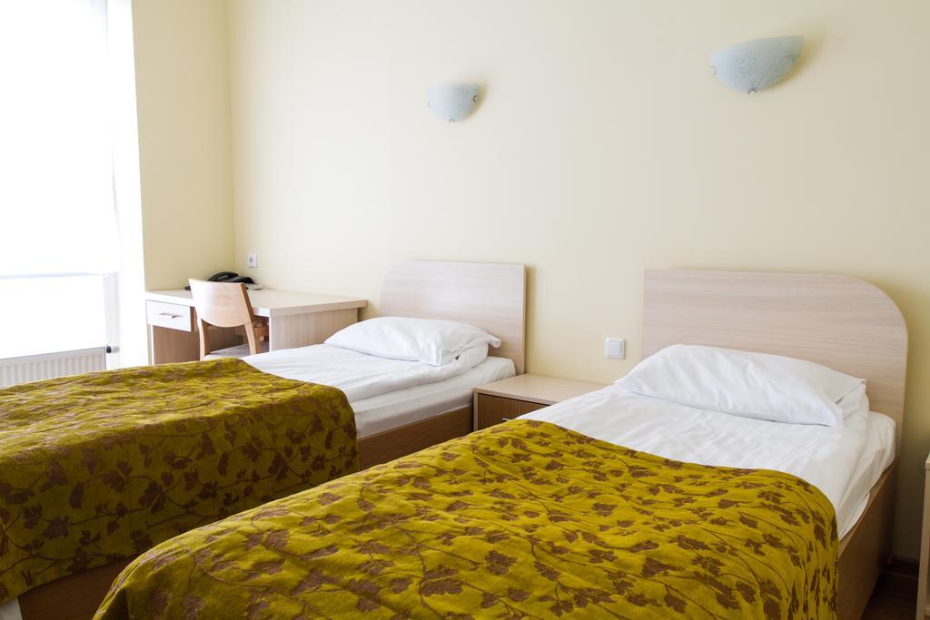 Luna Hotel Marijampole Bagian luar foto