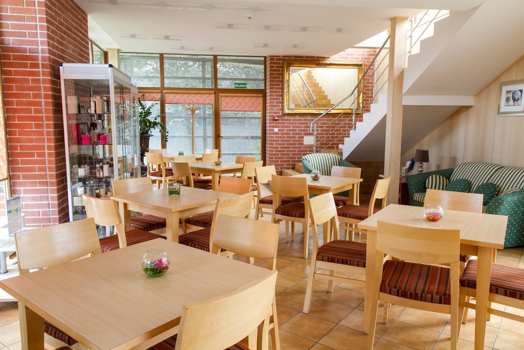 Luna Hotel Marijampole Bagian luar foto