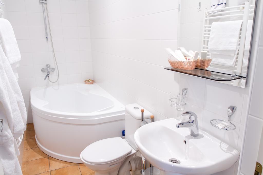 Luna Hotel Marijampole Bagian luar foto